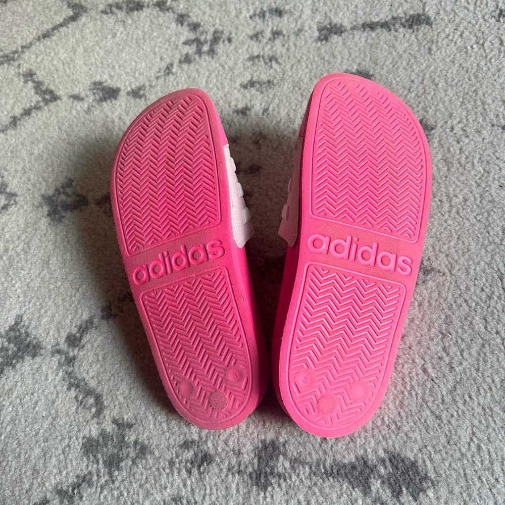 Girls adidas slides size 3 - Picture 6 of 8